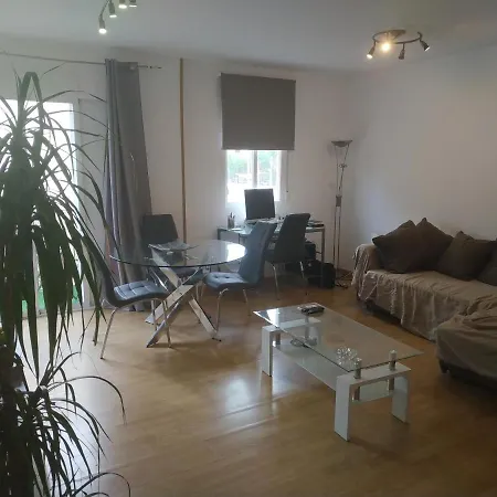 Homestay Bedroom To Rent In The